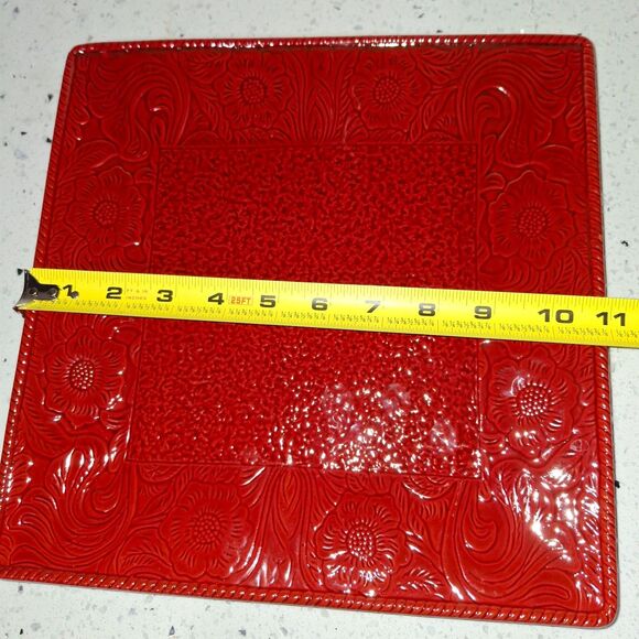 Rare HiEnd Accents Savanna Tooled Leather Look Dinner Plate 11" Stoneware - Picture 3 of 7